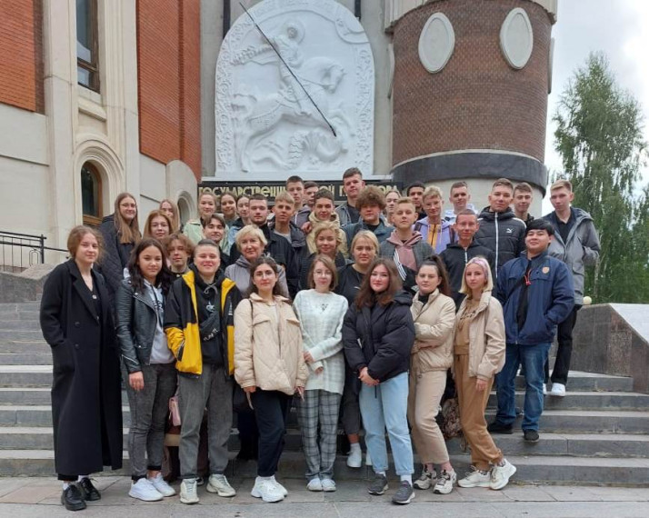 Поездка старшеклассников в музей Г.К. Жукова.